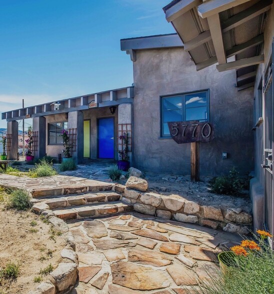 5770 Adobe Rd, Twentynine Palms, CA en venta - Foto del edificio - Imagen 2 de 28