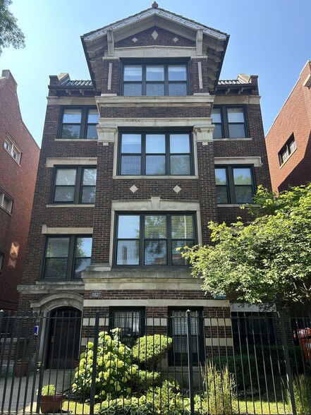 1027 E Hyde Park Blvd, Chicago, IL en venta - Foto del edificio - Imagen 1 de 7