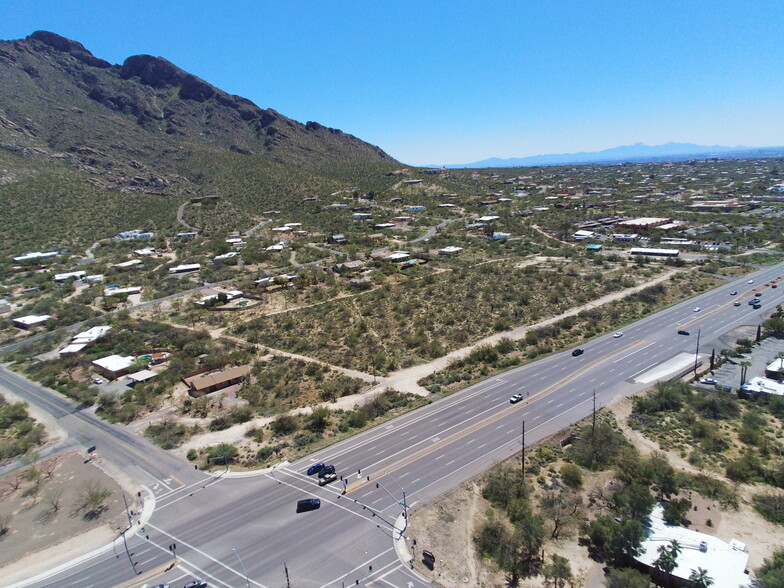 9050 N Oracle Rd, Oro Valley, AZ en venta - Vista aérea - Imagen 1 de 10