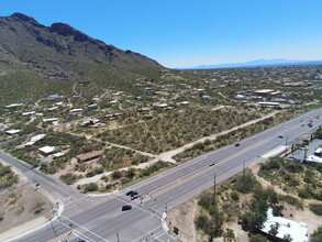 9050 N Oracle Rd, Oro Valley, AZ - VISTA AÉREA  vista de mapa - Image1