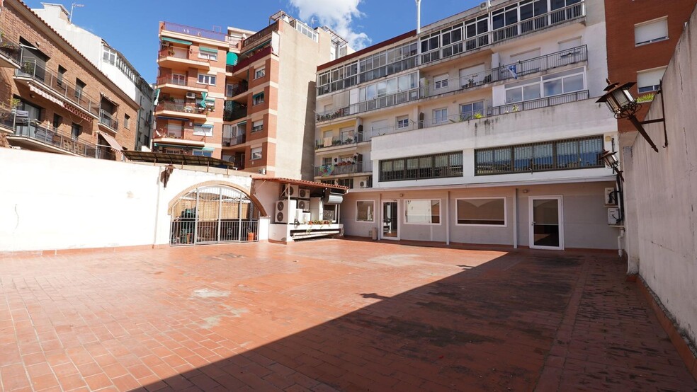 Edificio residencial en Barberà del Vallès, Barcelona en venta - Foto del edificio - Imagen 2 de 3