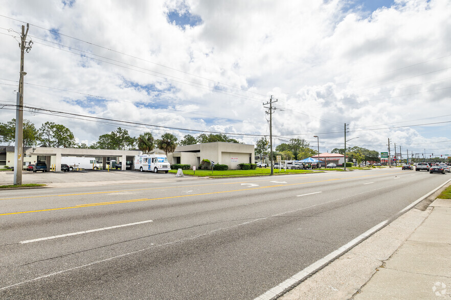 5730 University Blvd W, Jacksonville, FL en venta - Foto del edificio - Imagen 3 de 22