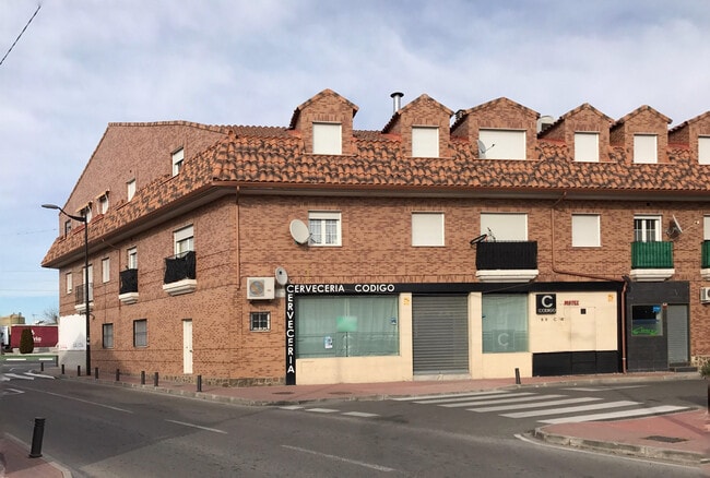 Más detalles de Barrio del Pilar, 1, Yeles - Local en alquiler