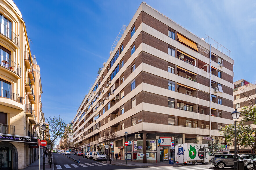 Calle Gaztambide, 26, Madrid, Madrid en venta - Foto del edificio - Imagen 2 de 4