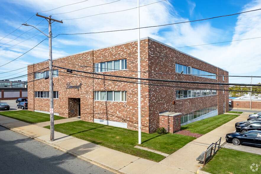 703 Allens Ave, Providence, RI en venta - Foto principal - Imagen 1 de 7