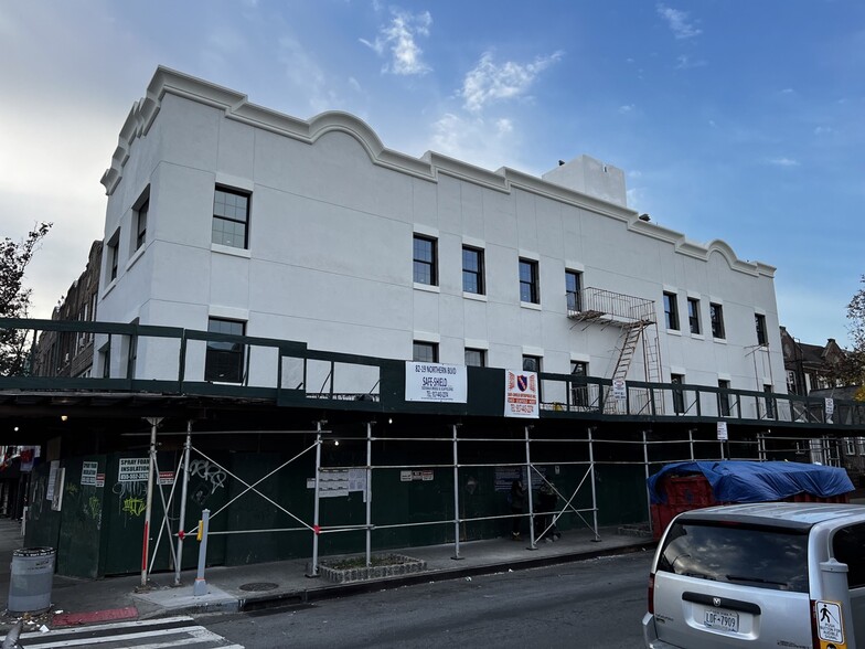 8219 Northern Blvd, Jackson Heights, NY en alquiler - Foto del edificio - Imagen 1 de 12