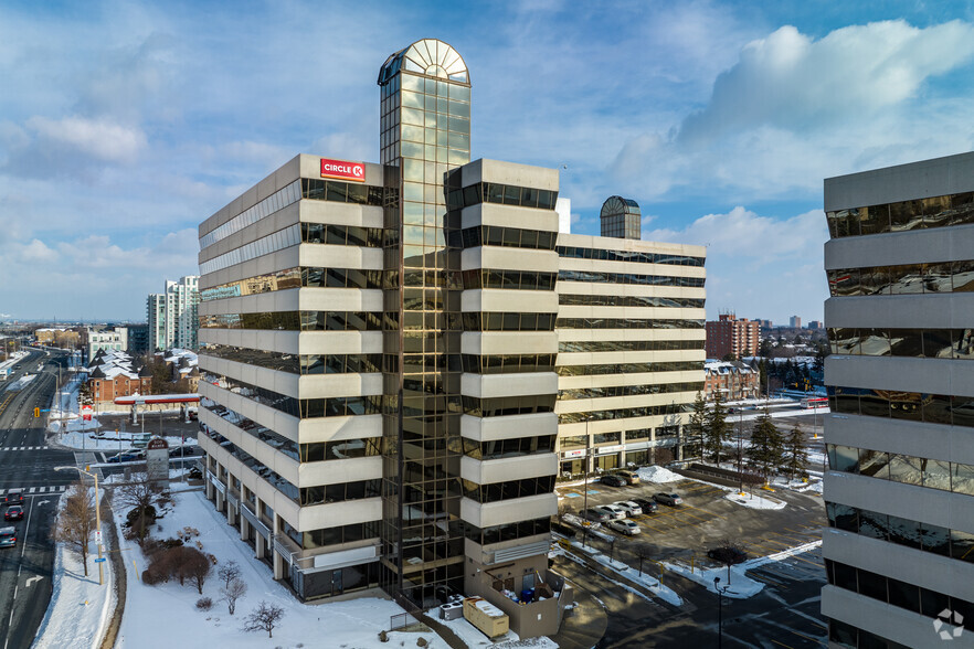 305 Milner Ave, Toronto, ON en alquiler - Foto del edificio - Imagen 2 de 5