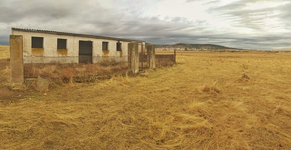 Terreno en Sierra de Fuentes, Cáceres en venta - Foto principal - Imagen 3 de 9