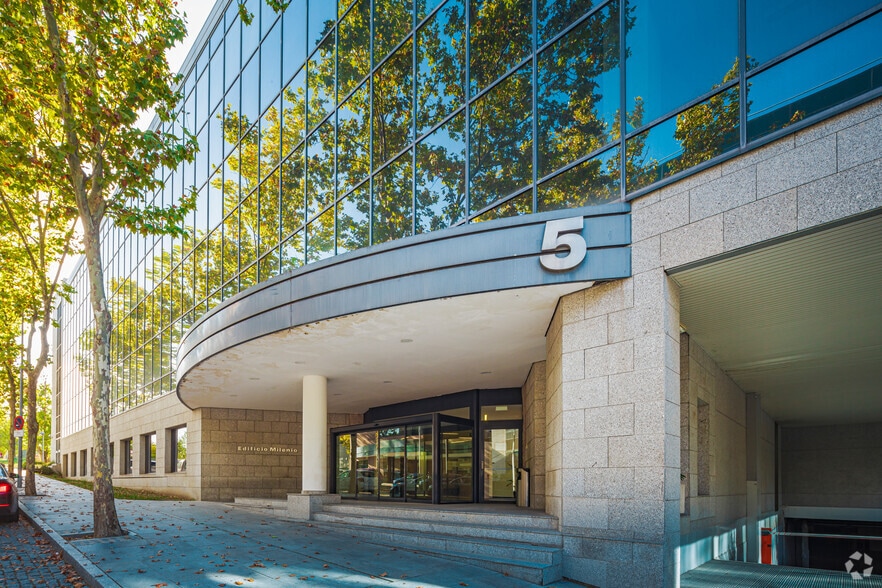 Calle Teide, 5, San Sebastián de los Reyes, Madrid en alquiler - Foto del edificio - Imagen 3 de 9