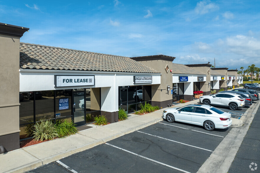 1235 Indiana Ct, Redlands, CA en alquiler - Foto del edificio - Imagen 2 de 9