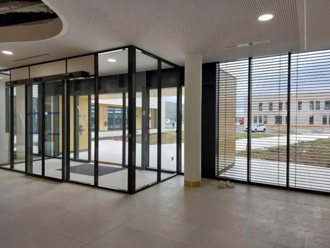 2-4 Rue Joseph Nicephore Niepce, Genas en alquiler Foto del edificio- Imagen 1 de 8
