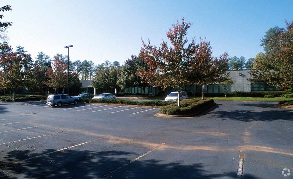 3100 Northwoods Pl, Peachtree Corners, GA en alquiler - Foto del edificio - Imagen 3 de 5