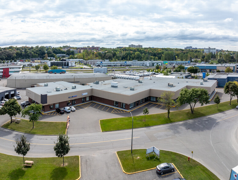 2025 Rue Lavoisier, Québec, QC en alquiler - Foto del edificio - Imagen 1 de 6