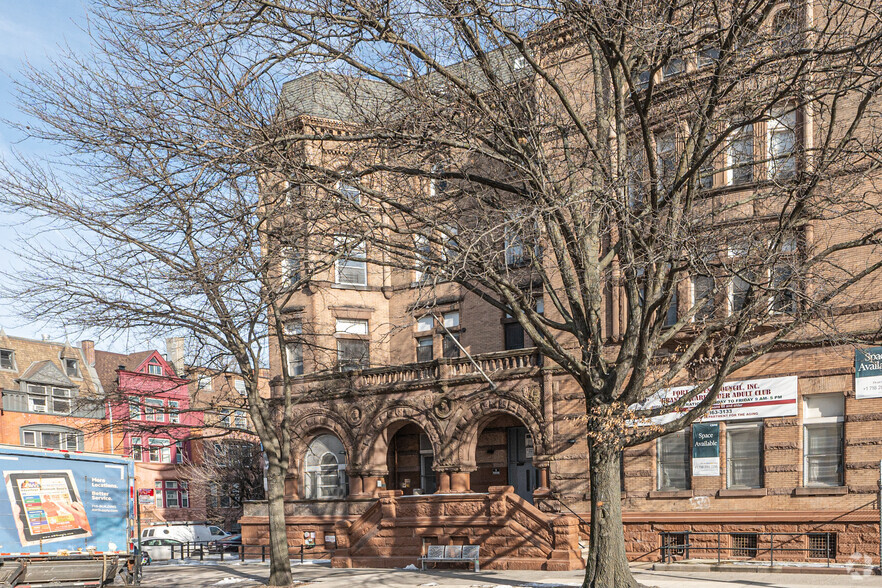 19 Rogers Ave, Brooklyn, NY en alquiler - Foto del edificio - Imagen 3 de 4