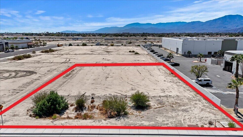 12345 Showcase Parkway, Indio, CA en venta - Vista aérea - Imagen 3 de 5