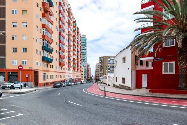 Más detalles de Calle Salvador Manrique de Lara, S/N, Las Palmas de Gran Canaria - Local en venta