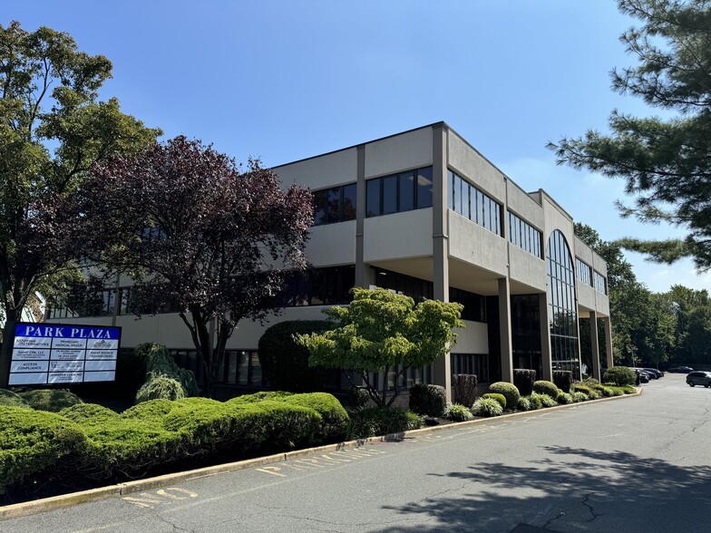 622 Georges Rd, North Brunswick, NJ en venta - Foto del edificio - Imagen 2 de 11