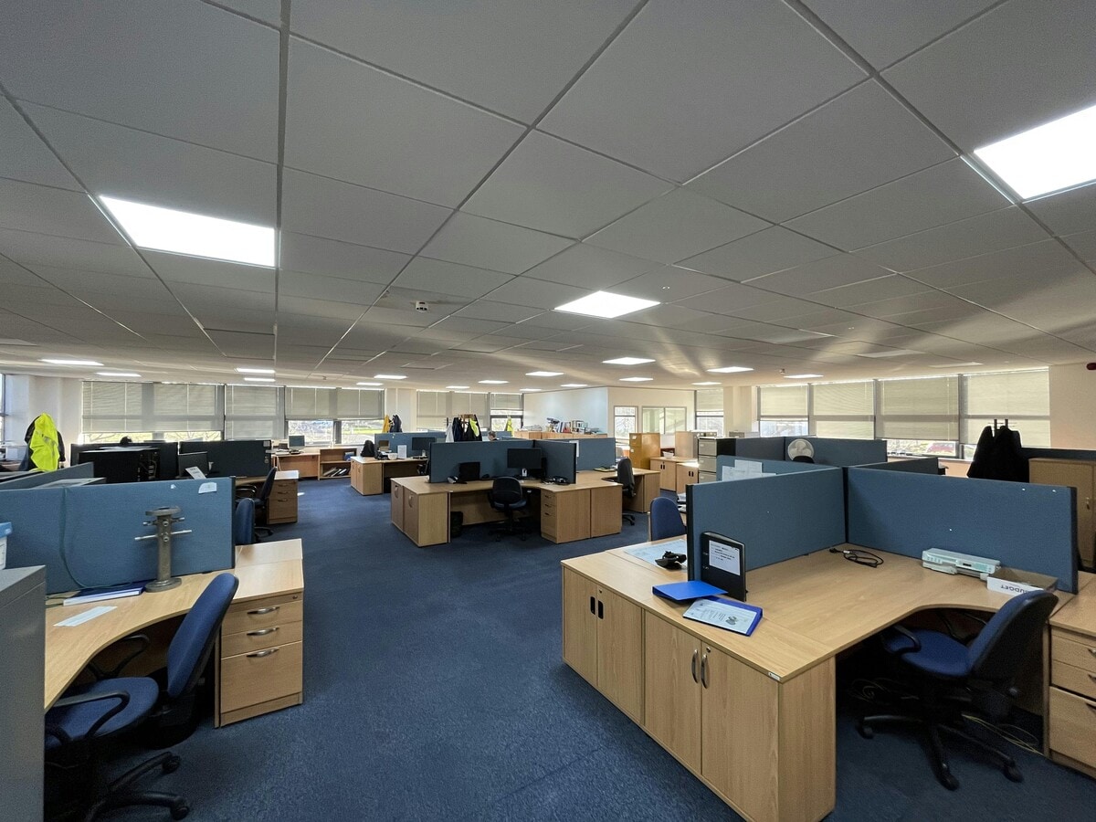 James Watt Ave, East Kilbride, SLK G75 0QU - Unidad 3 -  - Foto del interior - Image 1 of 1