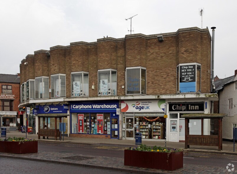 20 The Sq, Market Harborough en venta - Foto del edificio - Imagen 2 de 2