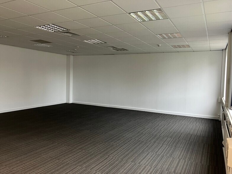 Avro Way, Manchester en alquiler - Foto del edificio - Imagen 3 de 11