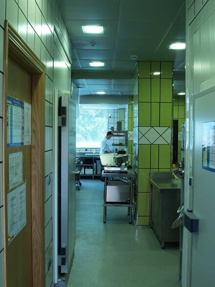 Local en Cáceres en venta - Foto del edificio - Imagen 2 de 5