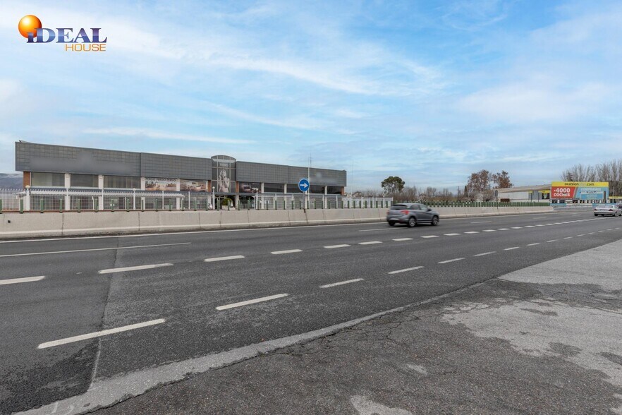 Local en Santa Fe, Granada en venta - Foto del edificio - Imagen 2 de 34