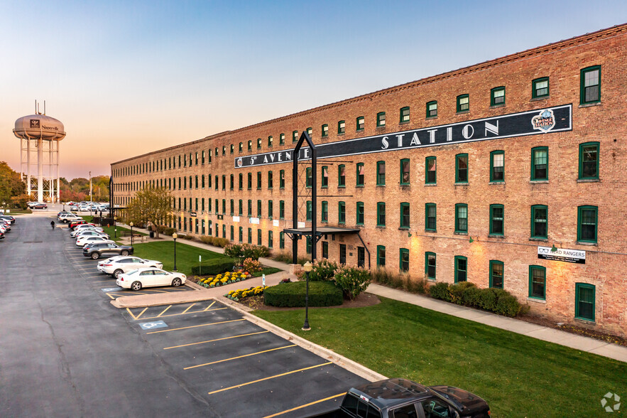 200-300 E 5th Ave, Naperville, IL en alquiler - Foto del edificio - Imagen 2 de 20