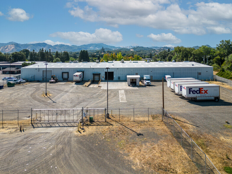 1 Carousel Ln, Ukiah, CA en venta - Foto del edificio - Imagen 3 de 28