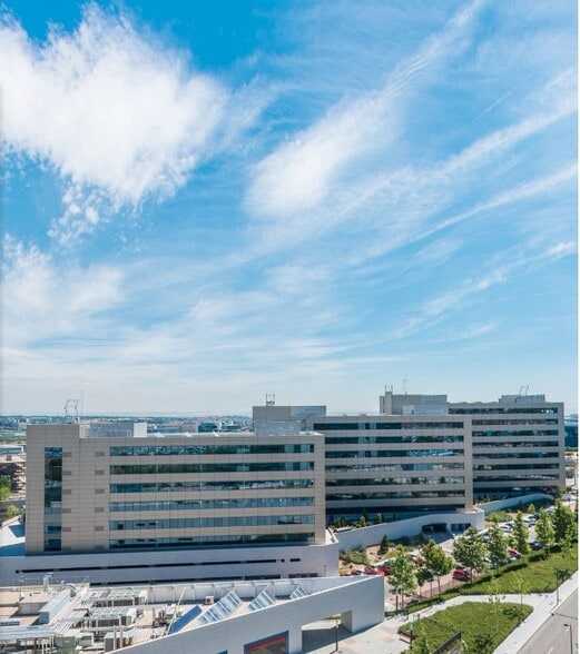 Avenida de Burgos, 89, Madrid, Madrid en alquiler - Foto del edificio - Imagen 3 de 12