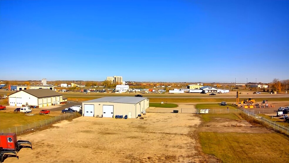 6220 E Highway 2, Minot, ND en alquiler - Foto del edificio - Imagen 3 de 60