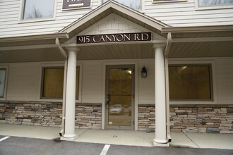 915 Canyon Rd, Morgantown, WV en alquiler Foto del edificio- Imagen 1 de 8