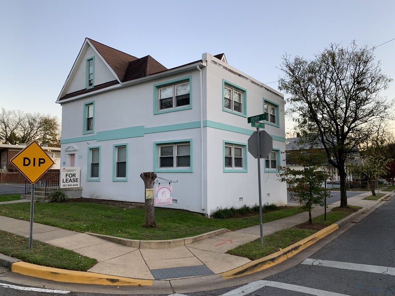 3501 Perry St, Mount Rainier, MD en alquiler - Foto del edificio - Imagen 1 de 17