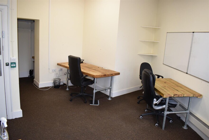 Ground Floor Office, G1, 15, The Broadway, Woodford Green en alquiler - Foto del edificio - Imagen 2 de 10