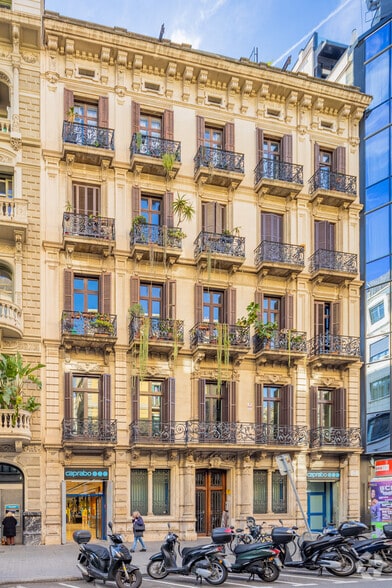 Carrer de Casp, 44, Barcelona, Barcelona en alquiler - Foto del edificio - Imagen 2 de 5