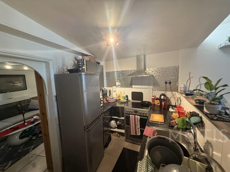 83 Cheriton High St, Folkestone en venta - Foto del edificio - Imagen 3 de 12