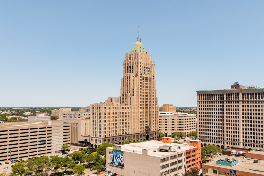 3011 W Grand Blvd, Detroit, MI en alquiler - Foto del edificio - Imagen 2 de 14