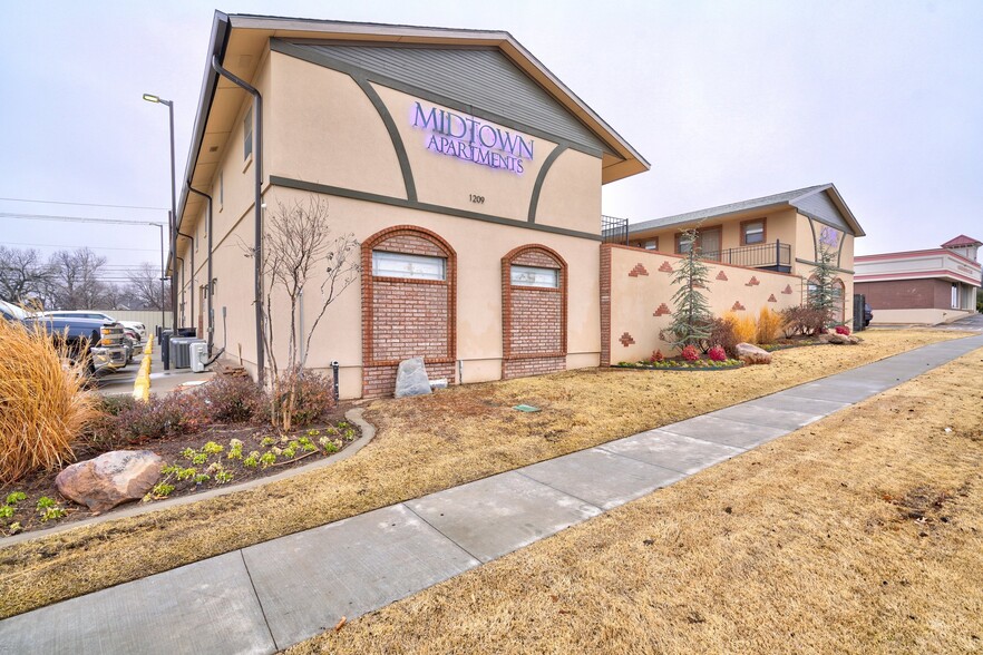 1207 W Gore Blvd, Lawton, OK en venta - Foto del edificio - Imagen 2 de 36