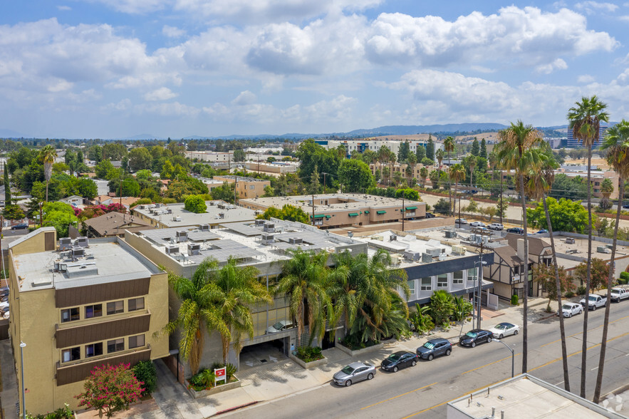 6928 Owensmouth Ave, Canoga Park, CA en venta - Vista aérea - Imagen 3 de 4