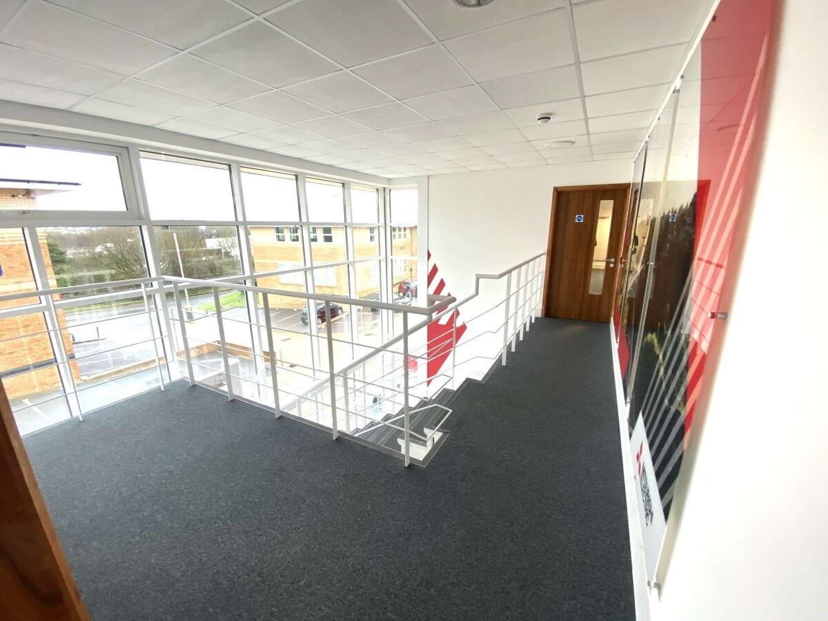 Old Gloucester Rd, Bristol, BST BS16 1GW - Unidad 8 - - Foto del interior - Image 1 of 5