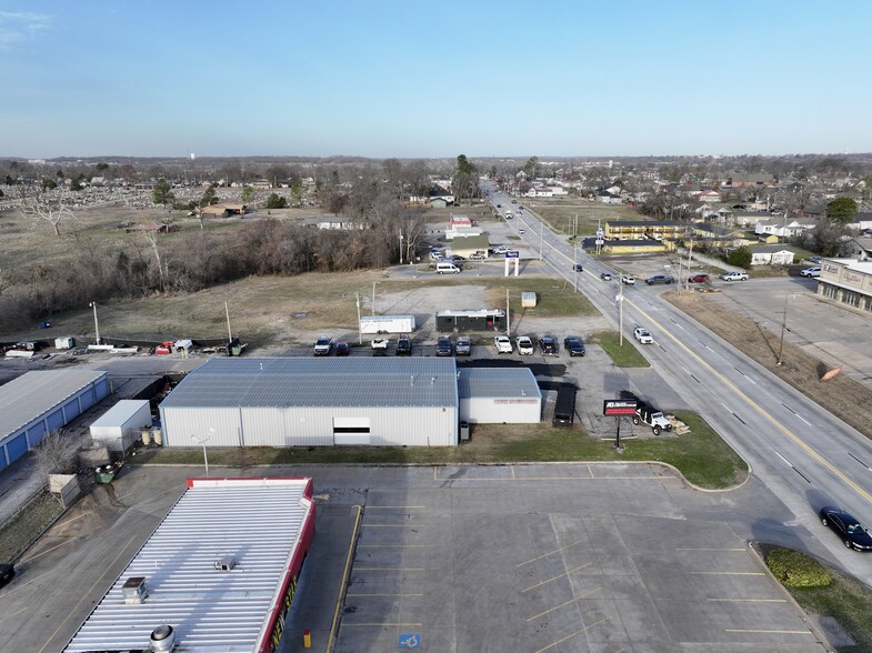 1001 E Will Rogers Blvd, Claremore, OK en venta - Foto del edificio - Imagen 3 de 17