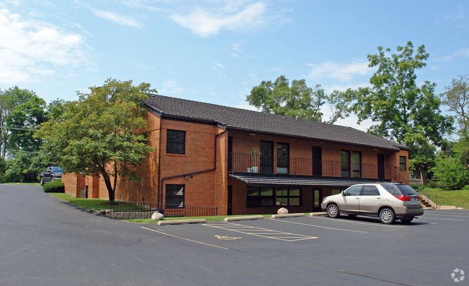 25 S Virginia St, Crystal Lake, IL en alquiler - Foto del edificio - Imagen 1 de 5