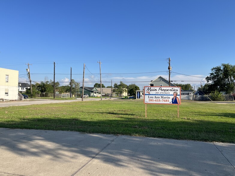 114 W Main St, La Porte, TX en venta - Foto del edificio - Imagen 3 de 7