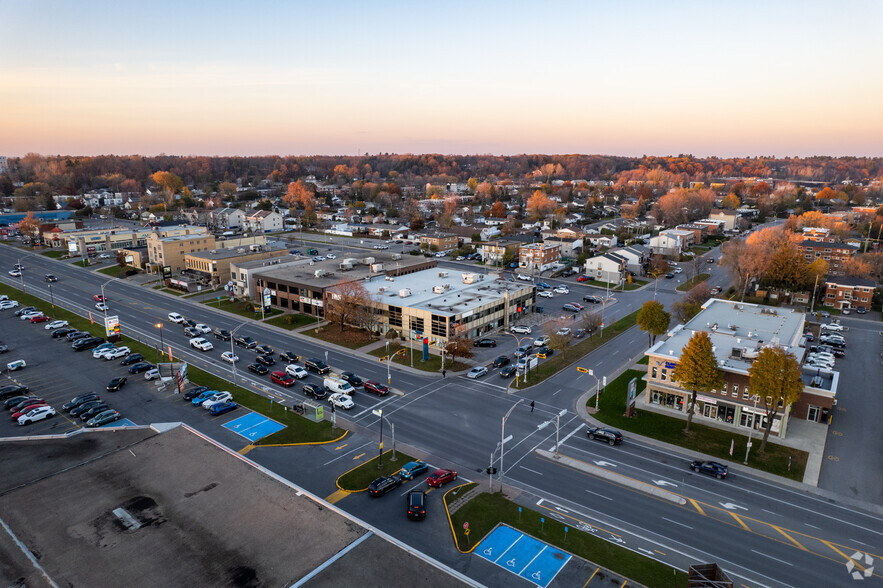 202-208 Boul Du Curé-Labelle, Ste-Thérèse, QC en alquiler - Vista aérea - Imagen 3 de 7