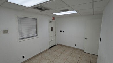 2800 E Commercial Blvd, Fort Lauderdale, FL en alquiler Foto del edificio- Imagen 2 de 6