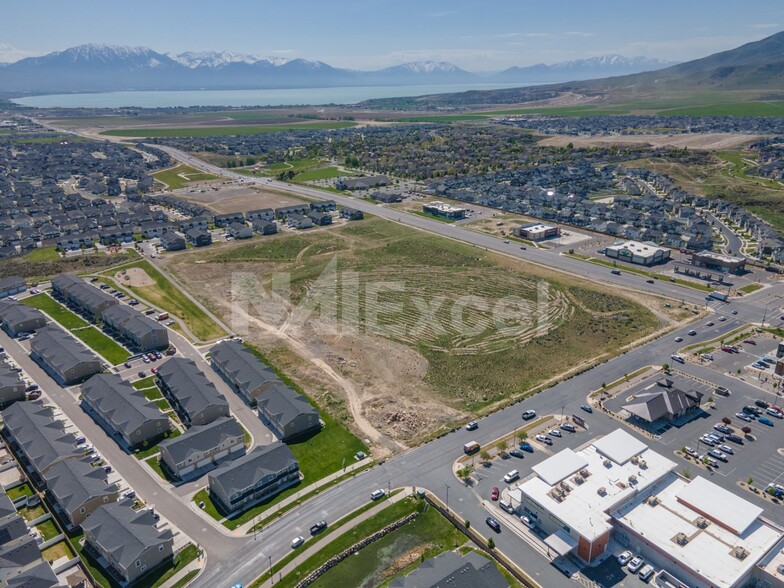 4165 E Pony Express Pkwy, Eagle Mountain, UT en alquiler - Foto del edificio - Imagen 3 de 5