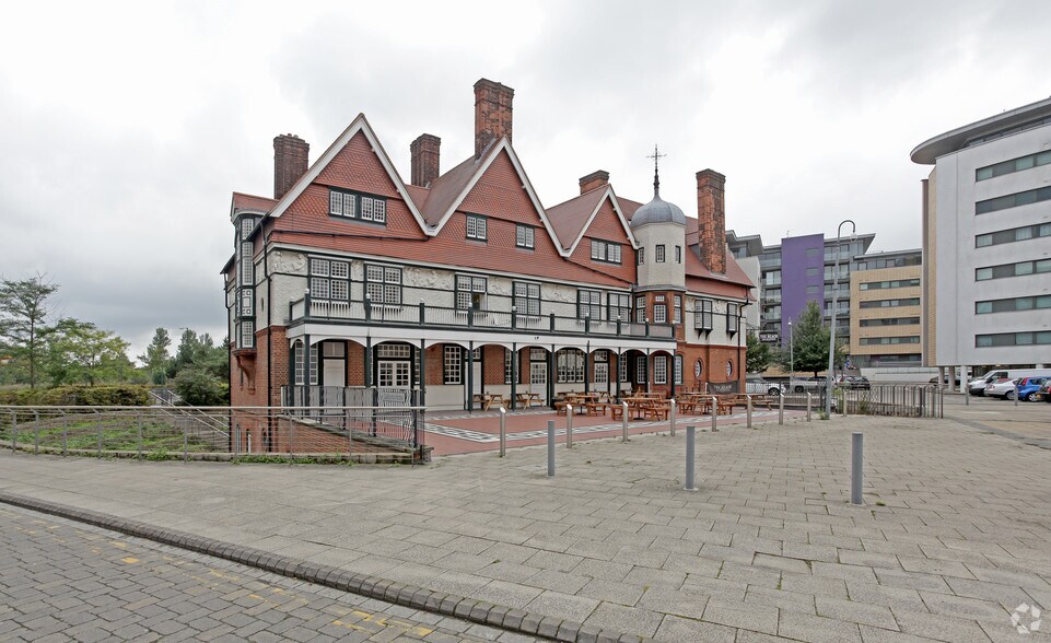 Gallions Place cartera de 3 inmuebles en venta en LoopNet.es - Foto principal - Imagen 2 de 4