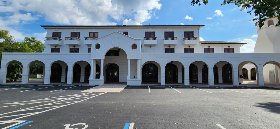 13515 Bell Tower Dr, Fort Myers, FL en alquiler - Foto del edificio - Imagen 2 de 19