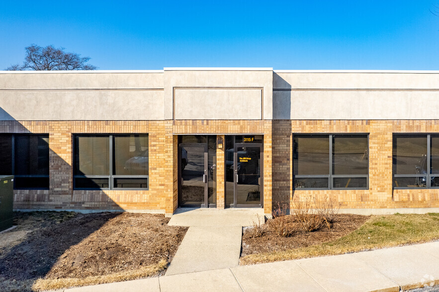 3115 N Wilke Rd, Arlington Heights, IL en venta - Foto del edificio - Imagen 3 de 11