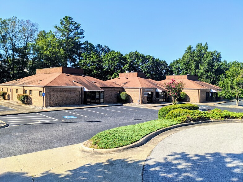 660 Lanier Park Dr, Gainesville, GA en alquiler - Foto del edificio - Imagen 1 de 5