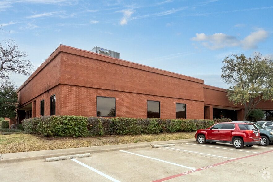 3330 Earhart Dr, Carrollton, TX en alquiler - Foto del edificio - Imagen 3 de 6